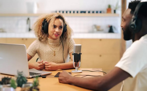 Мікрофон AKG (AKG-C22-USB) 