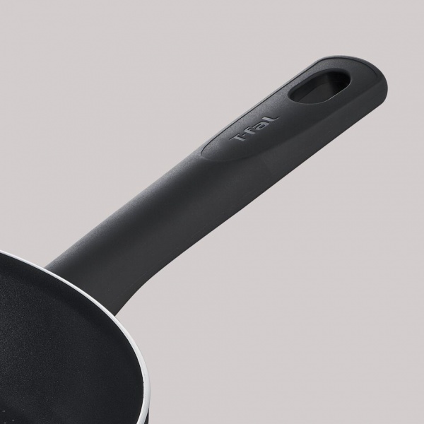 Набір сковорід Hard Titanium PRO 22 та 28 см G3019022 Tefal