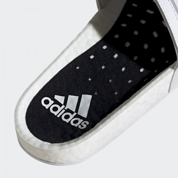 Шльопанці Adidas ADILETTE BOOST EG1909 р.UK 4 білий