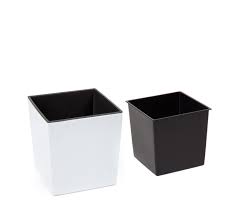 Кашпо пластиковое Ламела Юка 19x19 см квадратный 5 л белый 