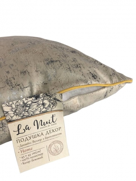 Подушка декоративна велюр 45x45 см бежевий із принтом La Nuit 