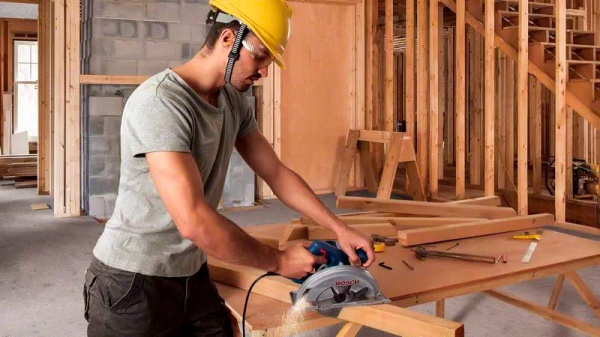 Пилка дискова Bosch Professional GKS 140 06016B3020