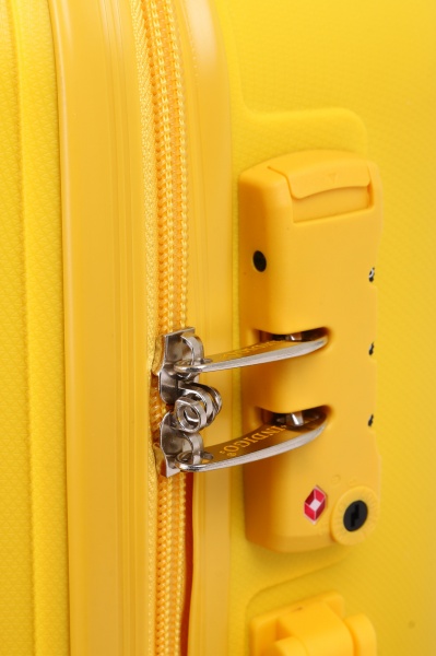 Чемодан 41 л желтый XY22100 50х36х23 ABS 