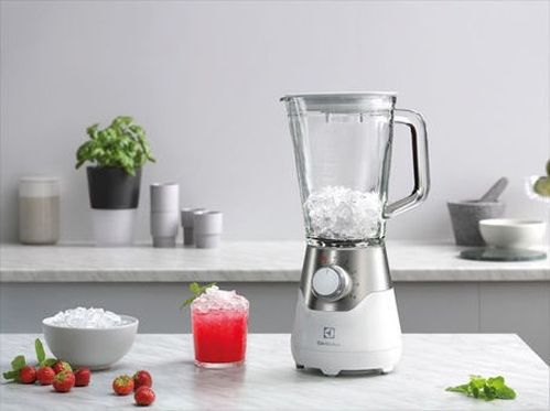 Блендер Electrolux ESB5830 