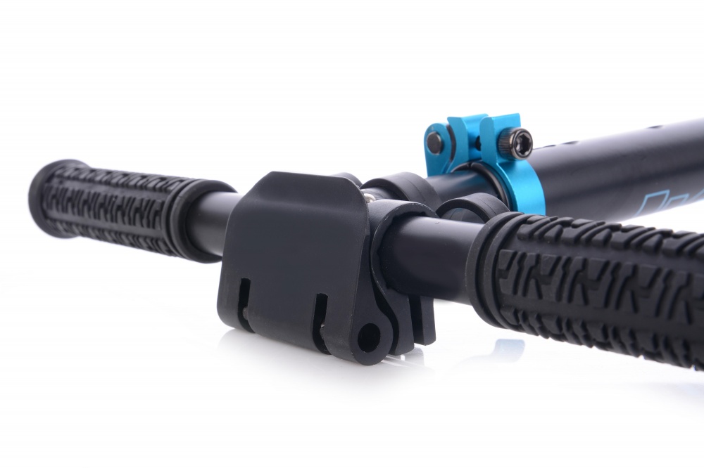 Самокат Tempish NIXIN 200 AL черный с синим 1050000233/Blue