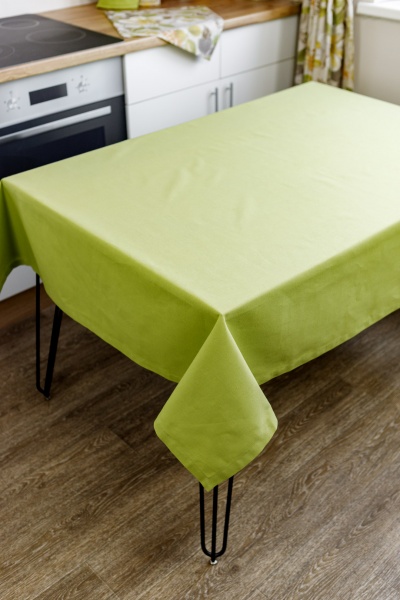 Скатертина Квітка однотон зелений 133x180 см La Nuit 