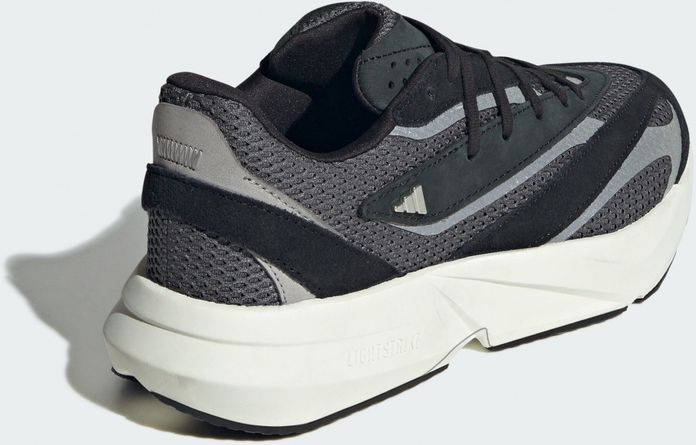 Кроссовки женские Adidas LIGHTSTRIDE JH6959 р.40 черные