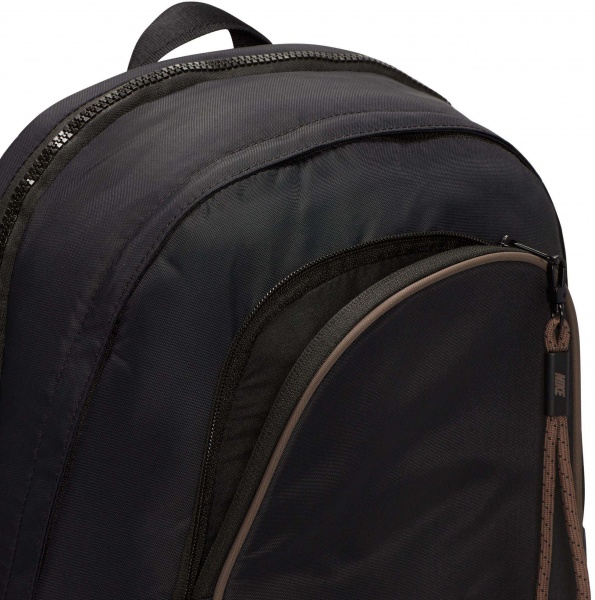 Рюкзак Nike Essentials DJ9789-010 20 л черный