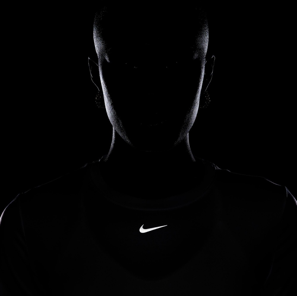 Футболка Nike NK ONE CLASSIC DF SS TOP FN2798-100 р.XS белый