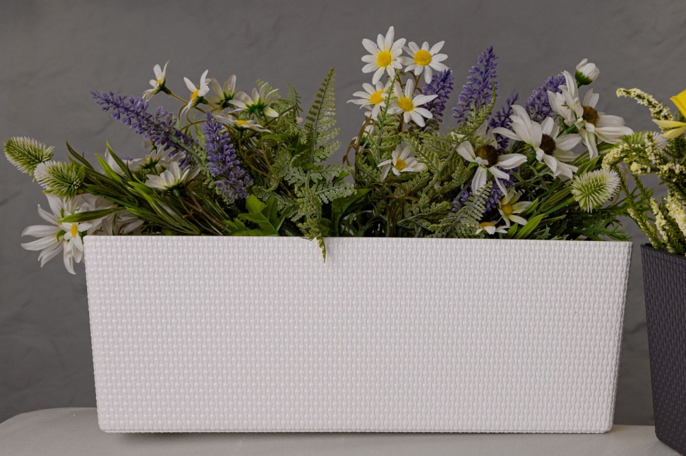 Ящик балконний пластик КАННА зі вставкою прямокутний білий ММ-Пласт (Bp60wh)