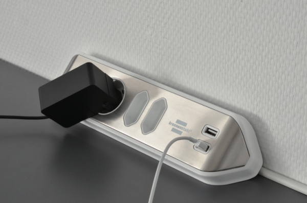 Удлинитель бытовой Brennenstuhl Estilo с USB с заземлением 4 гн. бело-серый 2 м 1153590420 