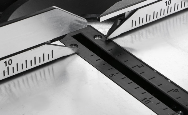 Пила торцовочная Compass CS-MS-305