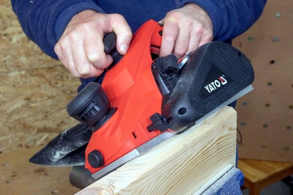 Електрорубанок YATO YT-82144