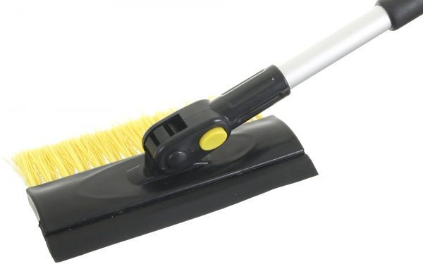 Телескопическая щетка Auto Assistance AA2262 с поворотным механизмом, скребком и водосгоном 64-92 см