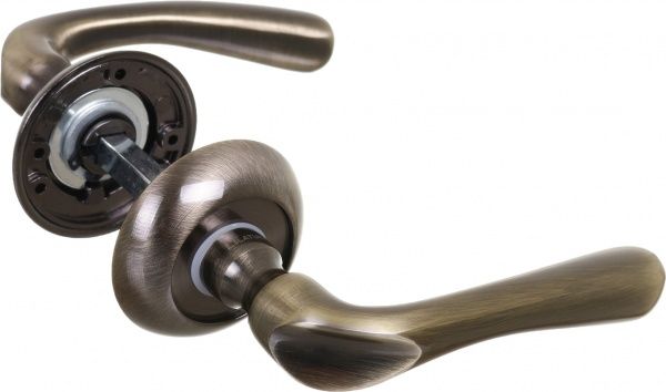 Ручка дверна Latuna на розетці без замикання 62 мм стара бронза