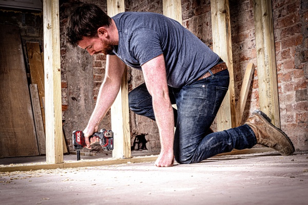 Гайковерт ударний акумуляторний SKIL SD1E3265CA