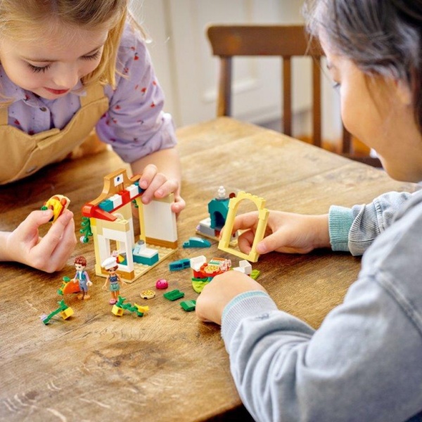 Конструктор LEGO Friends Пиццерия Хартлейк Сити 41705