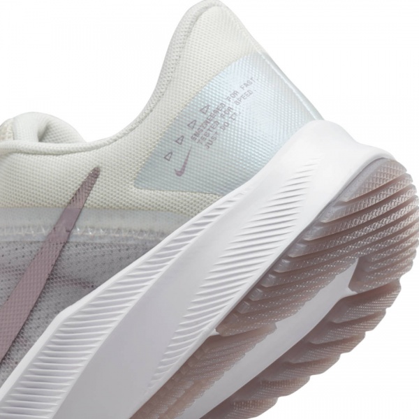 Кроссовки Nike WMNS NIKE QUEST 4 PRM DA8723-011 р.41 серый