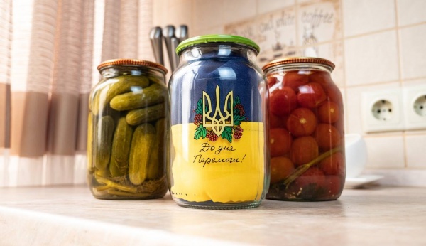 Флаг Украины сувенир «Ко Дню Победы в банке»