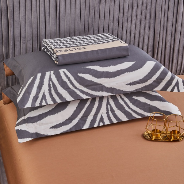 Комплект постельного белья Salerno семейный темно-серый с белым La Nuit 