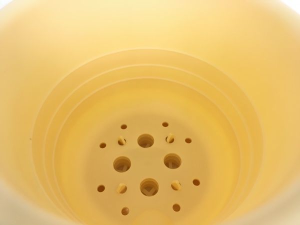 Горшок пластиковый Омела Пастель 0,5 л круглый ваниль 