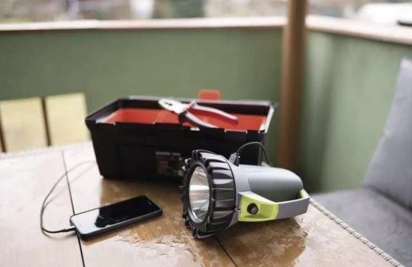 Фонарик Emos P2312 LED 750Lm Li-Ion серо-зеленый