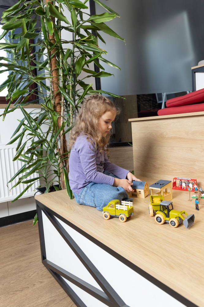 Игровой набор OTAMANKO Веселый хутор (комбайн с прицепом, лошади, коровы и овца) 532.01.64