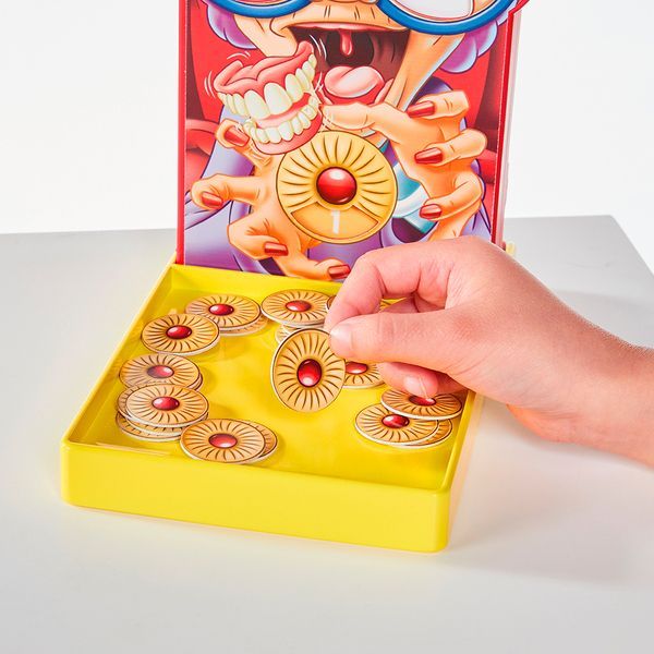 Гра настільна Tomy Жадібна бабуся T73114