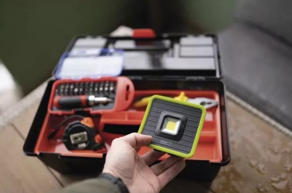 Фонарь прожекторный Emos P4539 LED 1000Lm Li-Ion черно-зеленый