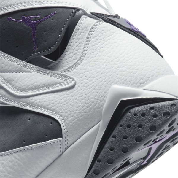 Кросівки Jordan AIR JORDAN 7 RETRO CU9307-100 р.US 7 чорно-білий