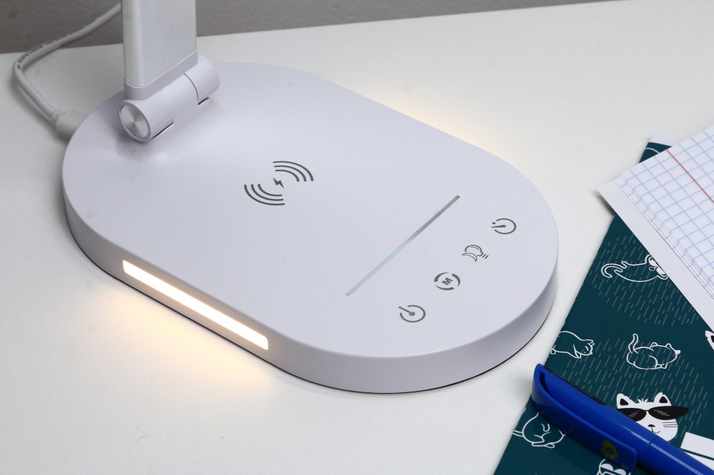 Настільна лампа Luna 10 Вт білий LML-0184QICCT-B