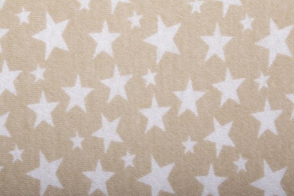 Простынь на резинке трикотажная Звезды 90x200 см бежевый с принтом Homeline 