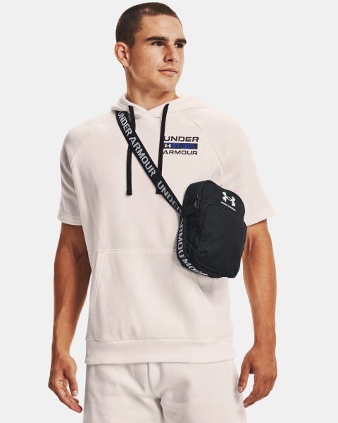 Сумка Under Armour 1364192-001 4 л черный 