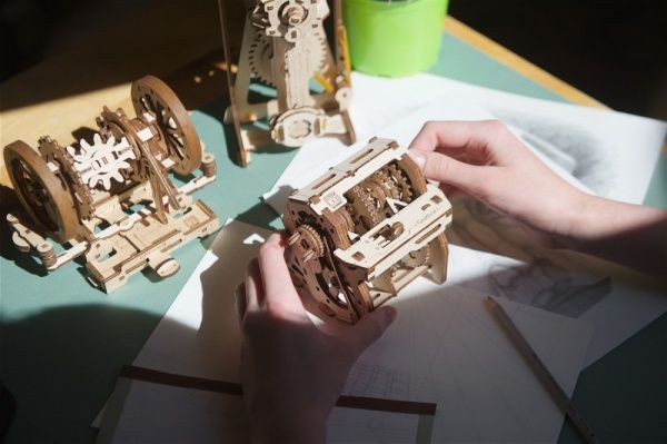 Деревянный 3D-конструктор UGEARS Коробка передач
