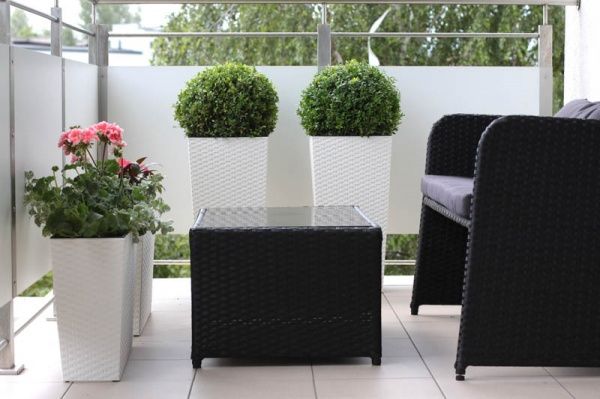 Горшок пластиковый Lamela Финезия 400 с вкладом ротанг квадратный 20л белый 