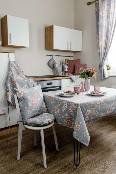 Скатерть Pionia 136x220 см La Nuit 