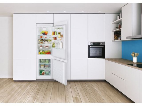 Встраиваемый холодильник Candy CBL3518EVW