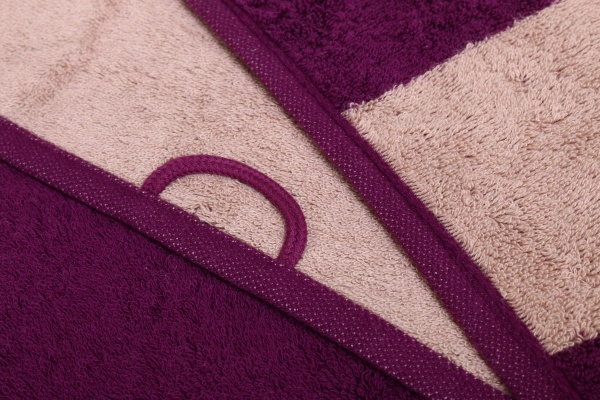 Рушник махровий Doubleface 80x150 см сливовий Cawo 