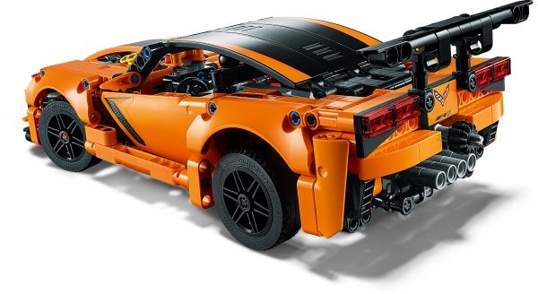 Конструктор LEGO Technic Chevrolet Corvette ZR1 42093