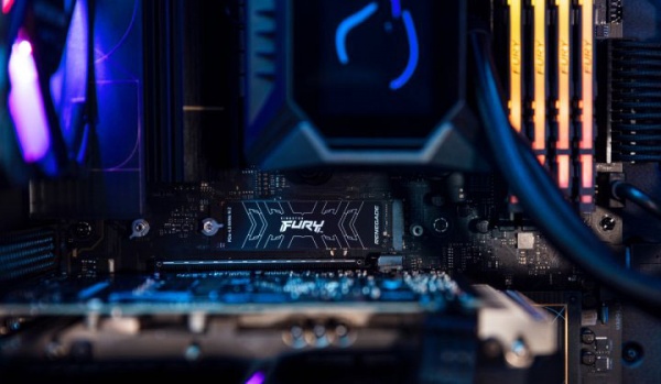 SSD-накопитель Kingston Fury Renegade 2280 2000GB M.2 PCI Express 4.0 x4 3D TLC NAND (SFYRD/2000G) 