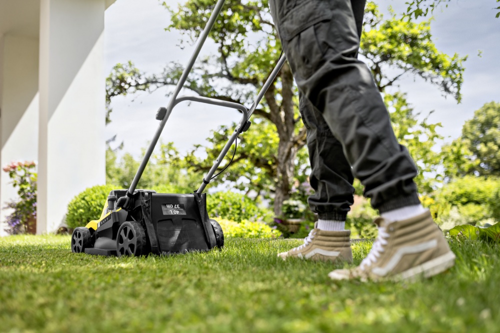 Газонокосилка аккумуляторная Karcher LMO 4-18 (1.445-421.0)