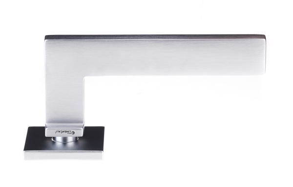 Ручка на розетці Linea Cali Sintesi 024 матовий хром