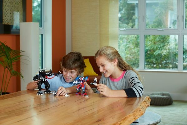 Конструктор LEGO Super Heroes Marvel Людина-Павук проти Венома 76115