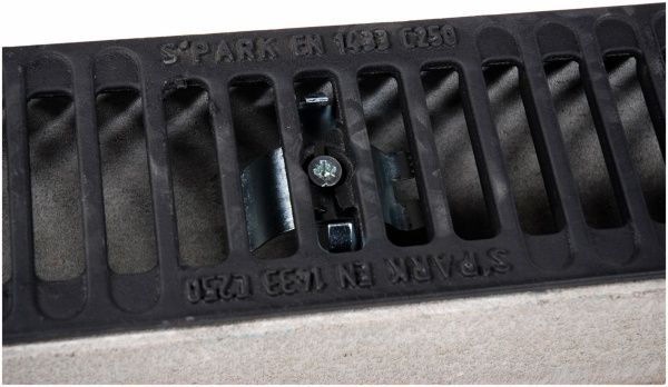 Водоотвод Standartpark Лоток бетонный с решеткою чугунной щелевой ЛВ-10.16.10-Б