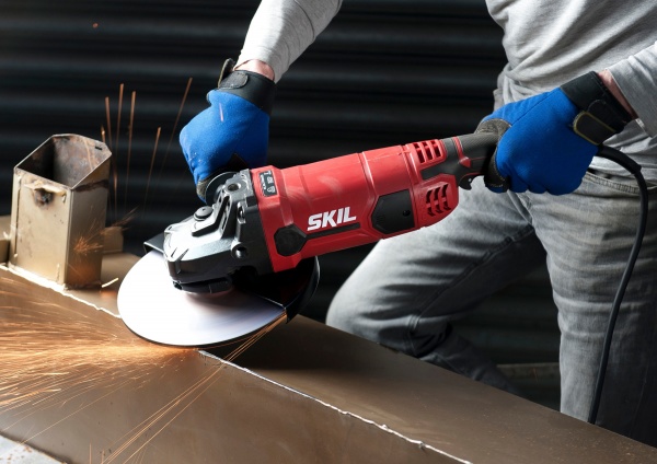 Болгарка (угловая шлифмашина) SKIL AG1E9791AB