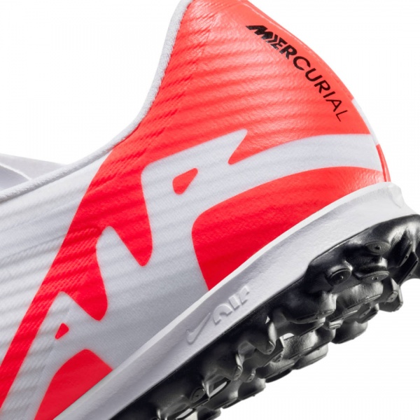 Сороконожки Nike NIKE ZOOM MERCURIAL VAPOR 15 ACADEMY TF DJ5635-600 р.42,5 красный
