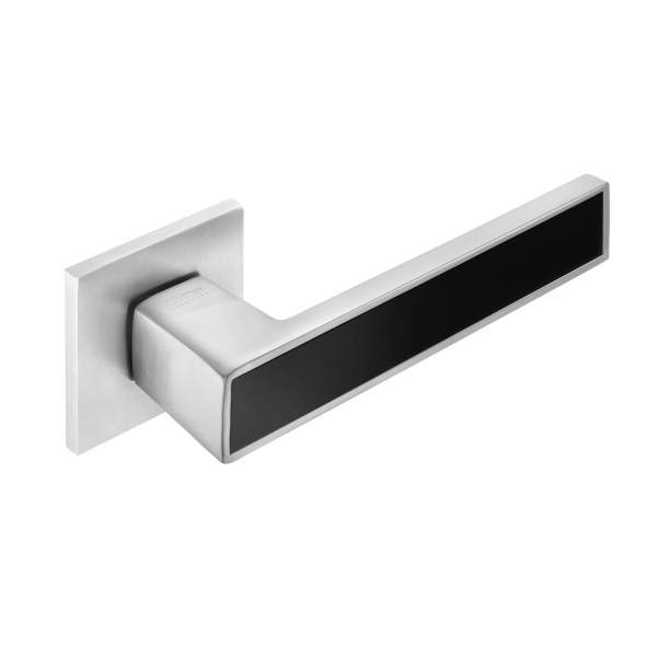 Ручка на розетке MVM A-2015/E20 тонкая розетка матовый хром с черным