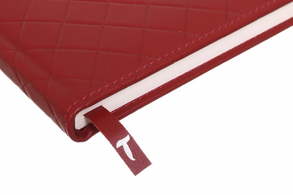 Щоденник недатований Класік ромб червоний ТЕКО A4 Е 059-02.62-306860