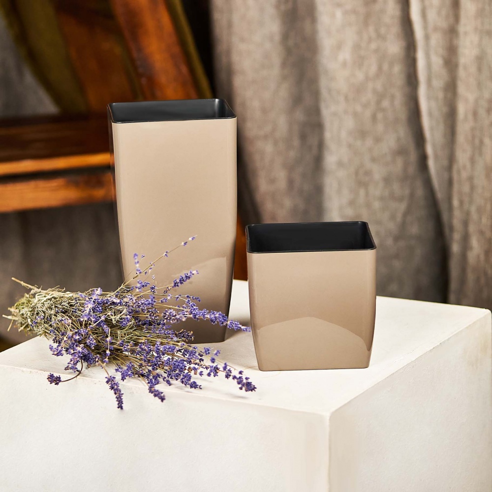 Вазон пластик Квадро низький 16х16х15,5 см квадратний капучино 2,7 л Алеана