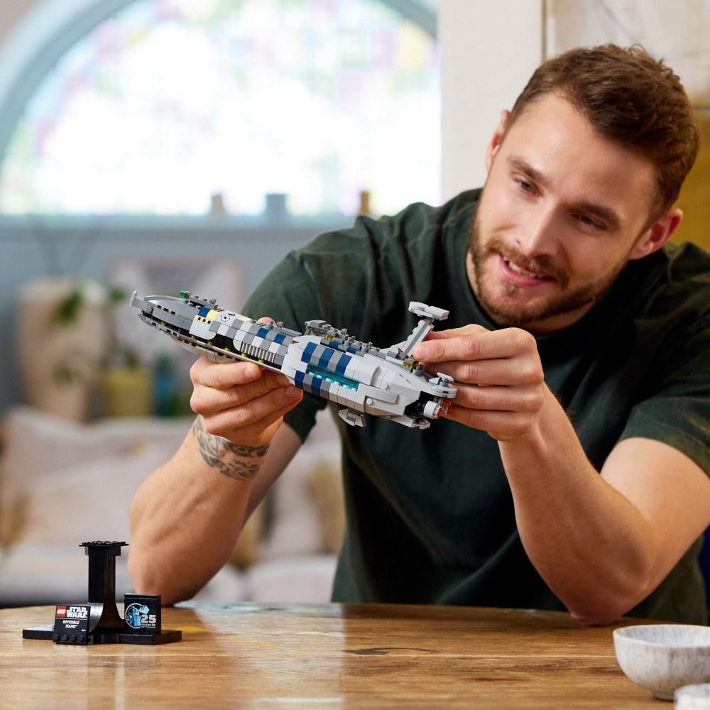 Конструктор LEGO Star Wars Невидимая рука 75377